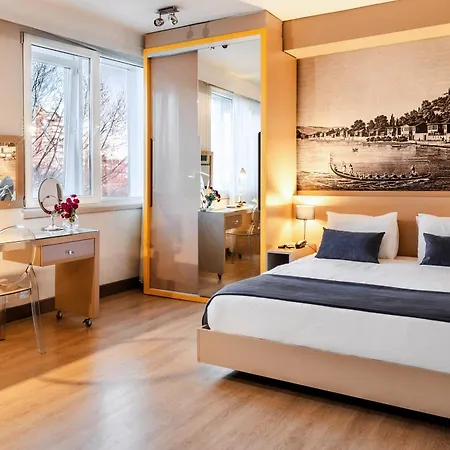 Cheya Besiktas Bosphorus Center & Отель 3*