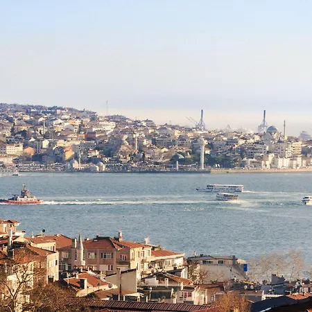 Cheya Besiktas Bosphorus Center & 酒店 3*