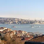 Cheya Besiktas Bosphorus Center & 3*