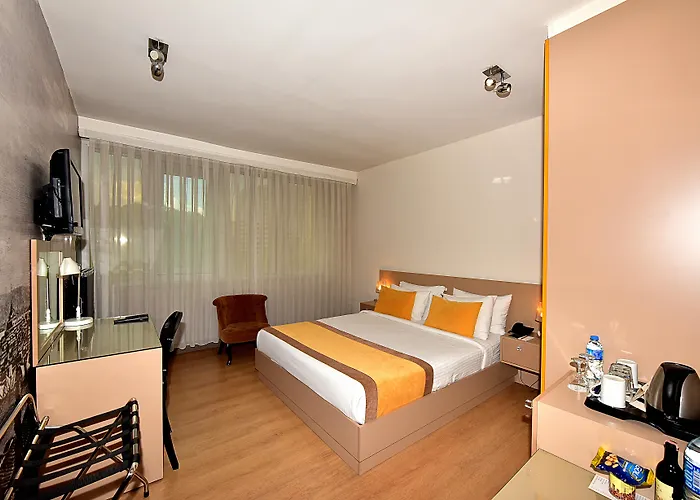 Cheya Besiktas Bosphorus Center & 3*