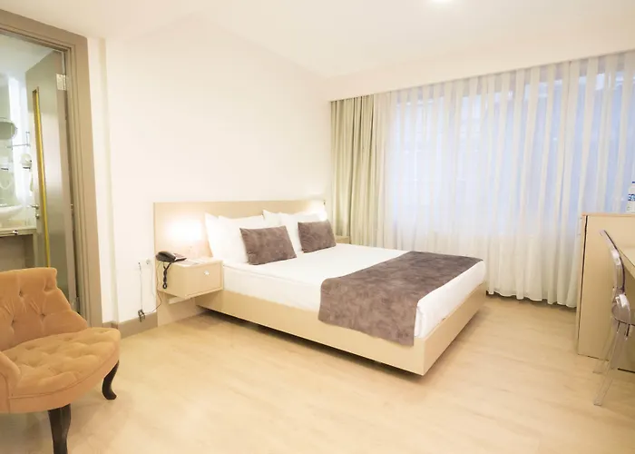 Cheya Besiktas Bosphorus Center & 3*