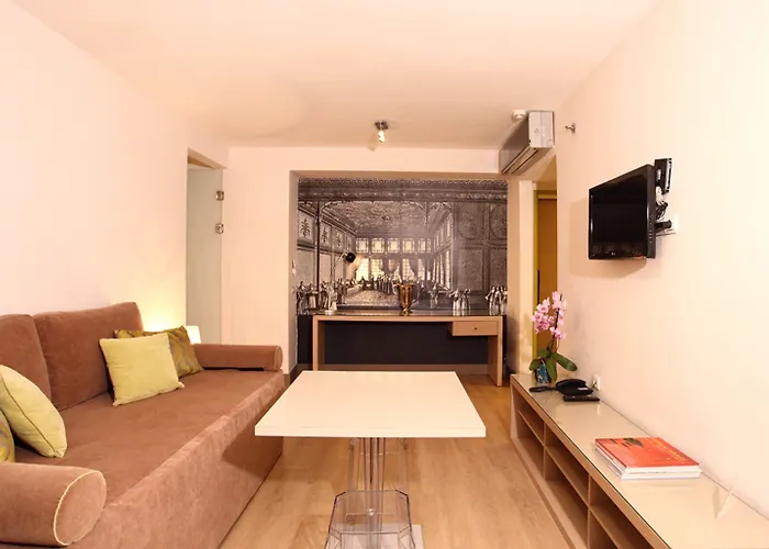 Cheya Besiktas Bosphorus Center &