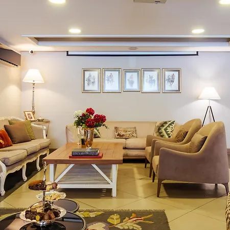 Cheya Besiktas Bosphorus Center & 3*