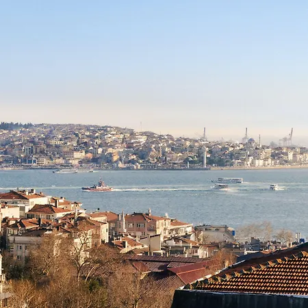 Cheya Besiktas Bosphorus Center & 3*